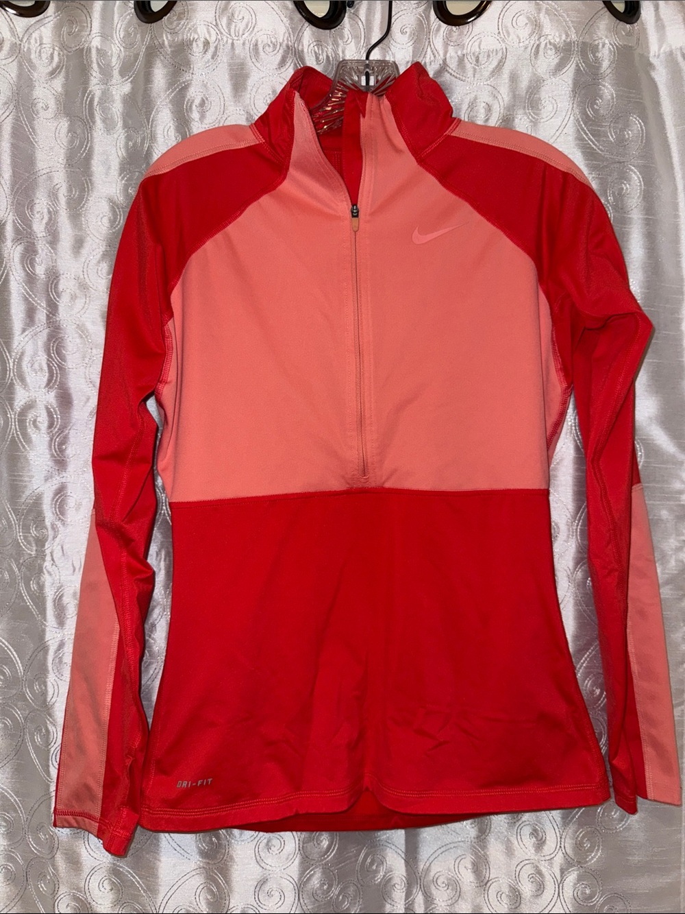 Nike Pro Two-Tone Coral and Red Half-Zip Athletic Pullover Women’s Size M 🔥 G12 - Picture 1 of 4